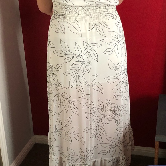 White and black floral hi-lo sundress - Picture 3 of 3